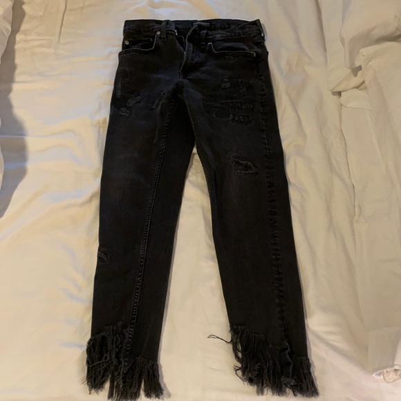 Low rise Zara black jeans with frayed bottoms - Picture 1 of 4